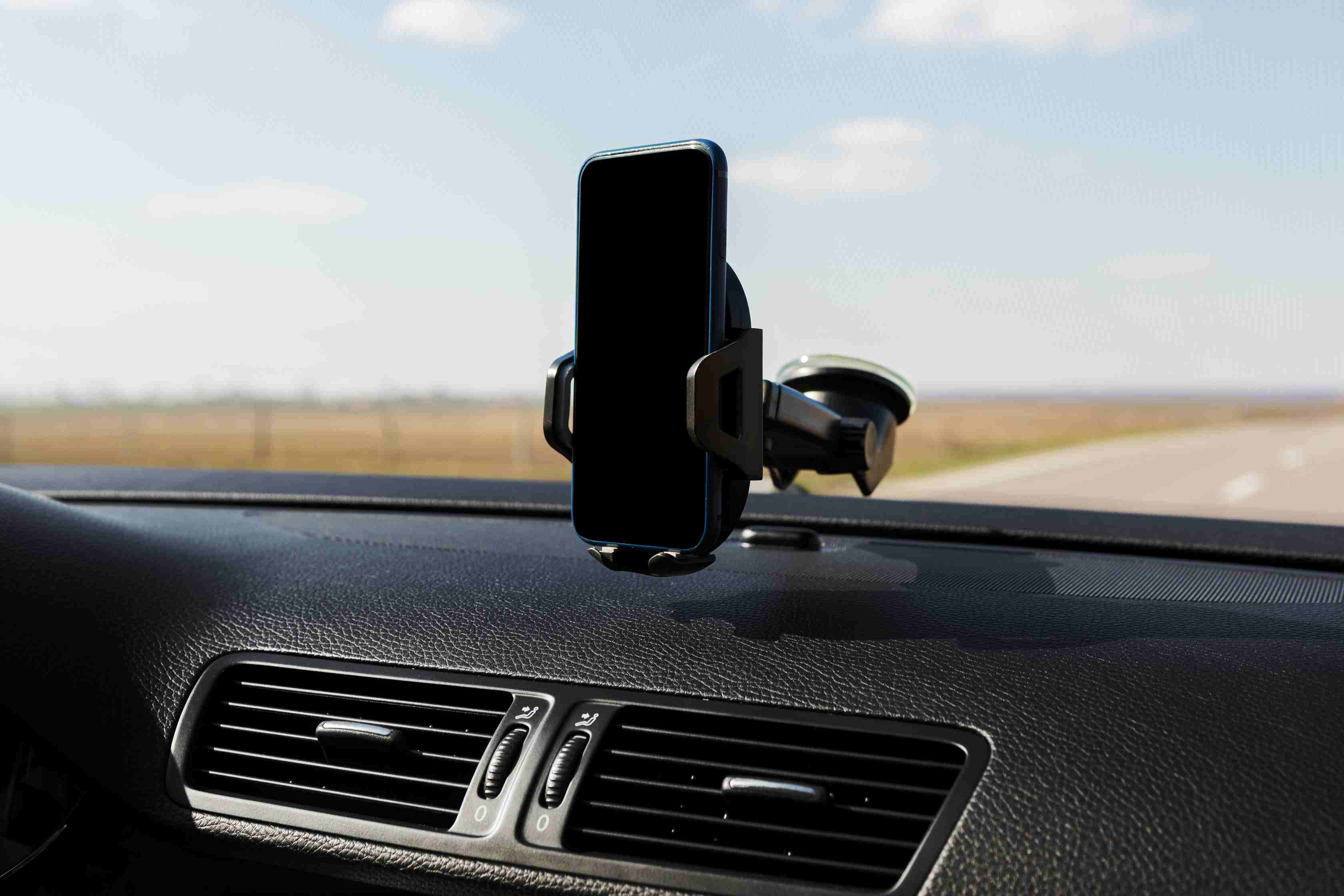 Why Your Car Mount Is Secretly Ruining Your Phone Camera (And How to Fix It)
