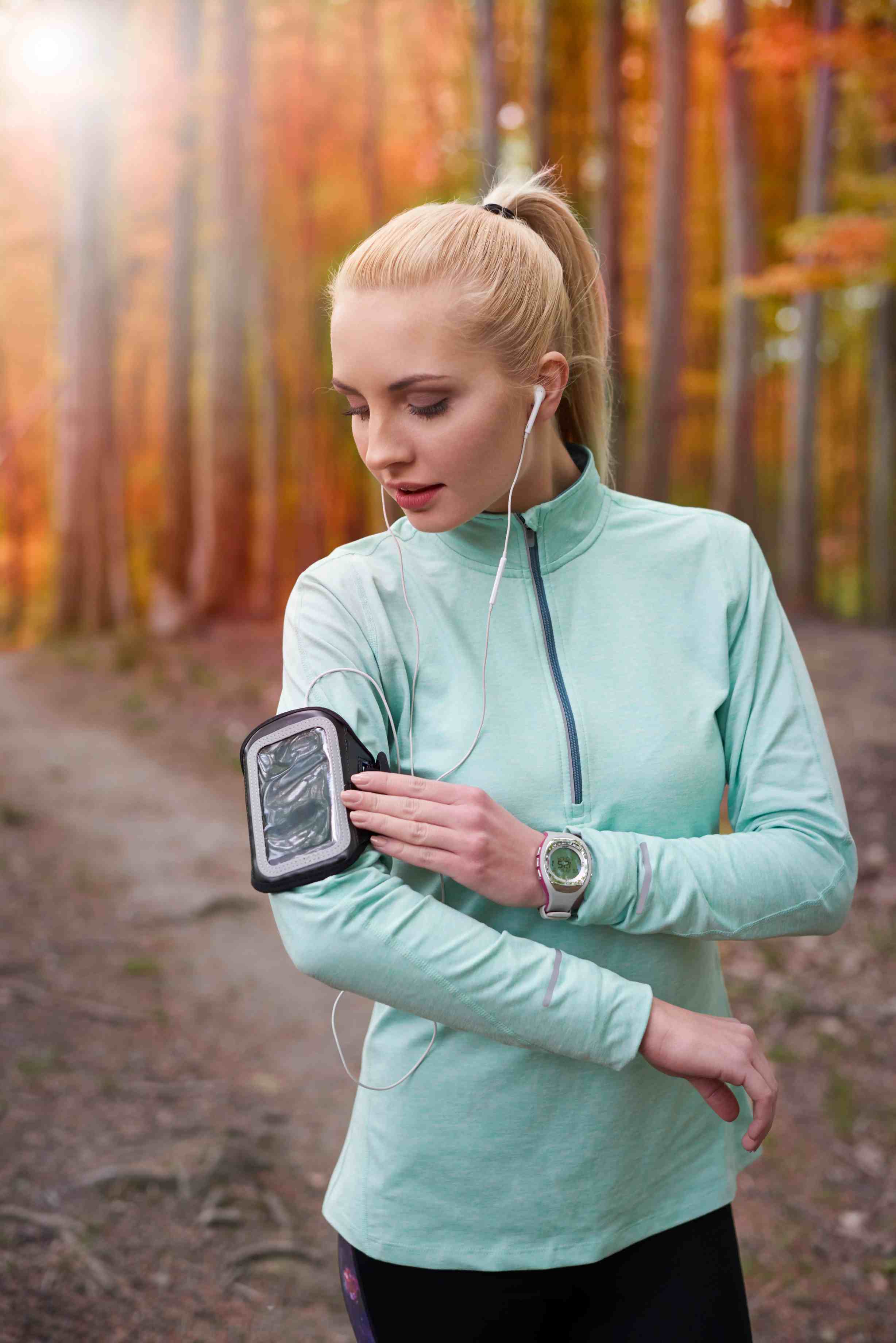 10 Unexpected Benefits of Using an Armband Phone Grip Holder While Running