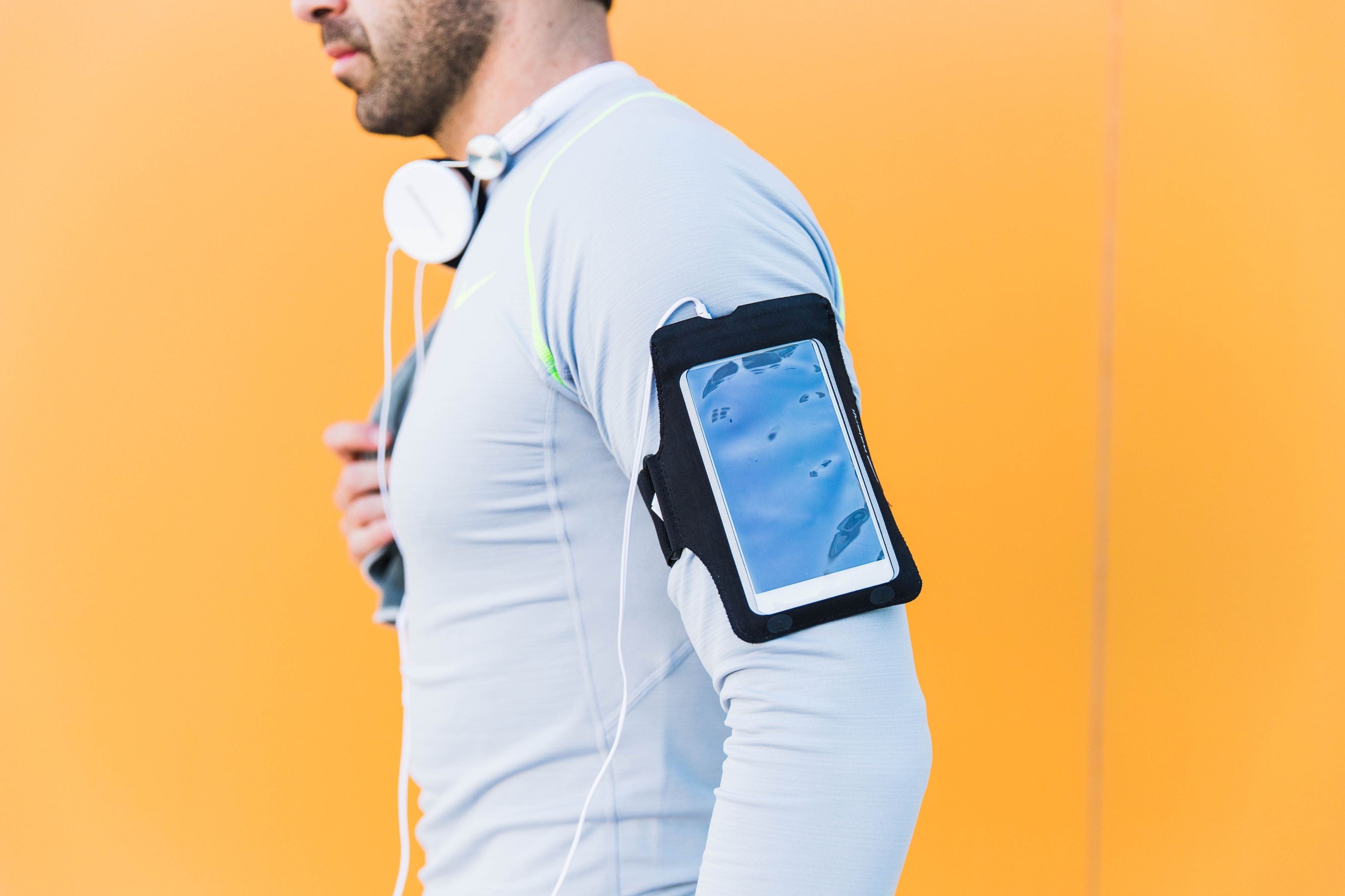 Top 7 Reasons to Switch to an Armband Phone Grip Holder for Daily Use
