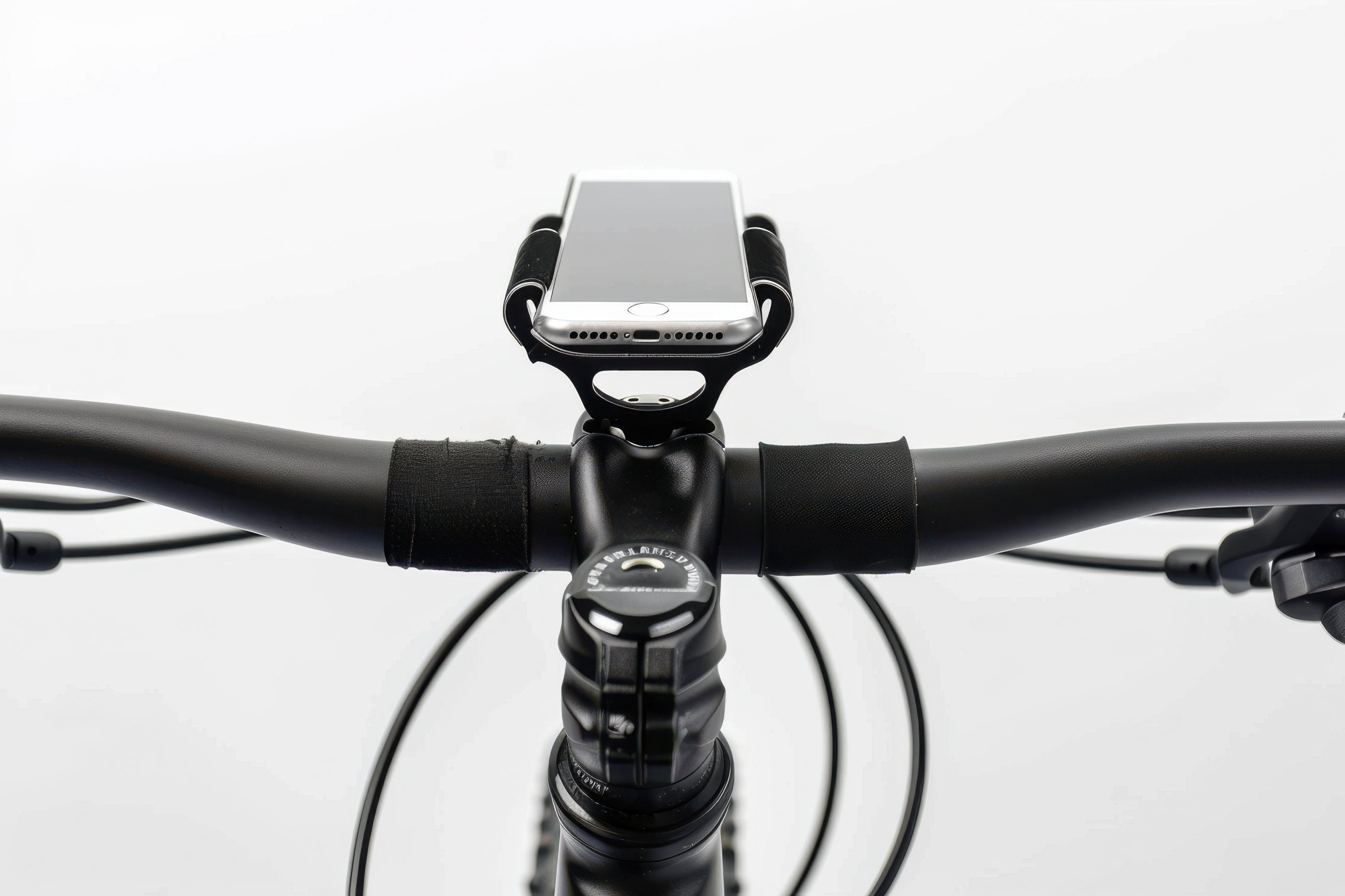 Quick Release vs Fixed Mounts: Which Bicycle Handlebar Mount Fits Your Riding Style?