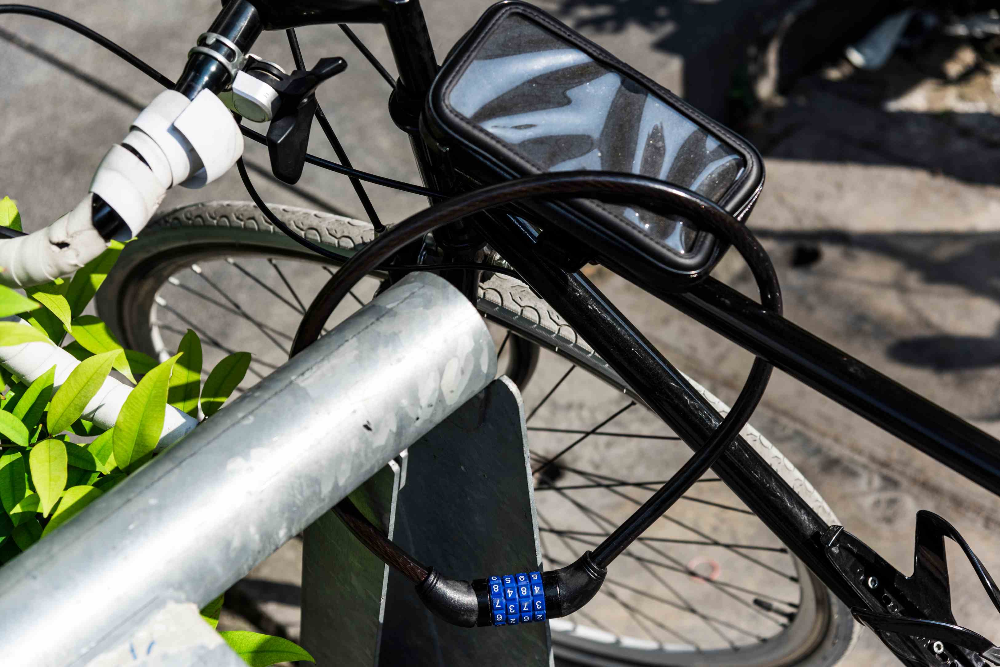What to Look for in a Bicycle Handlebar Mount for Mountain vs Road Bikes